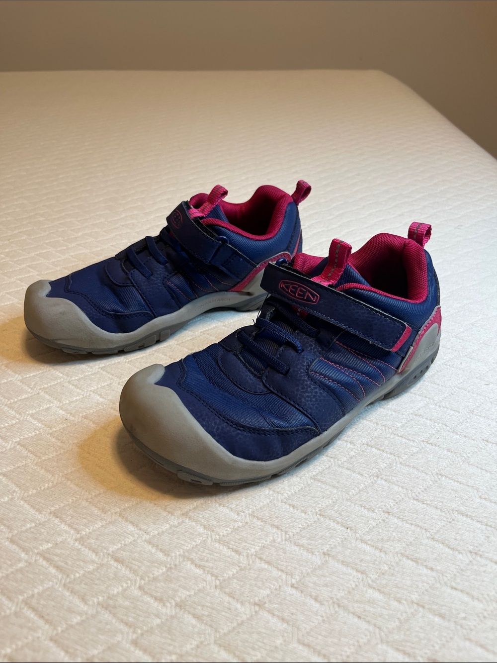 Keen Kids Purple and Hot Pink no-tie Velcro Trail Sneakers, 4